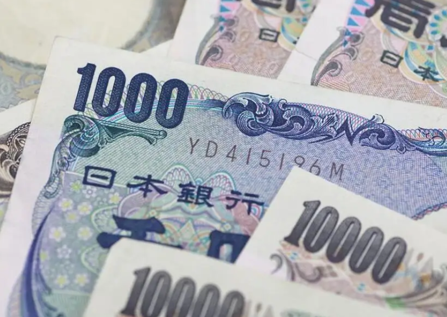 野村上调今明两年美元/日元汇率预期 日本财政担