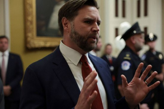 美国政府停摆致航空业承压，联合航空与美国航